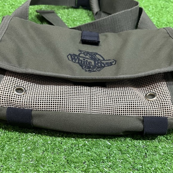 Vintage White River Fly Fishing Fanny Back Tackle Box Waist Bag Fly Storage NWOT - Picture 2 of 9